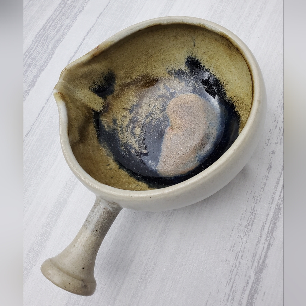 Vintage Ceramic Pottery Matcha Bowl With Pour Spout - Tan & Black